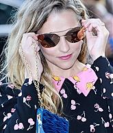 Filename=MiuMiuCruiseShow_PFW17_Outside_ATP_281129.JPG
Filesize=922KiB
Dimensions=1905x2858
Date added=Nov 12, 2025 MiuMiuCruiseShow_PFW17_Outside_ATP_281129.JPG