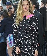 Filename=MiuMiuCruiseShow_PFW17_Outside_ATP_28129.jpg
Filesize=919KiB
Dimensions=2320x3512
Date added=Nov 12, 2025 MiuMiuCruiseShow_PFW17_Outside_ATP_28129.jpg