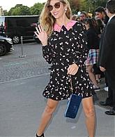 Filename=MiuMiuCruiseShow_PFW17_Outside_ATP_283529.jpg
Filesize=658KiB
Dimensions=2668x4000
Date added=Nov 12, 2025 MiuMiuCruiseShow_PFW17_Outside_ATP_283529.jpg