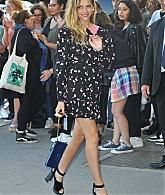 Filename=MiuMiuCruiseShow_PFW17_Outside_ATP_286529.jpg
Filesize=977KiB
Dimensions=2234x3353
Date added=Nov 12, 2025 MiuMiuCruiseShow_PFW17_Outside_ATP_286529.jpg