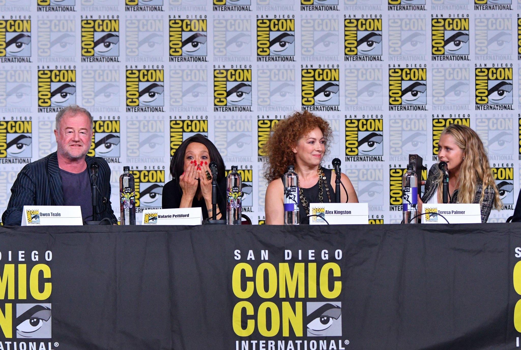 ADOW_Panel_SanDiegoComicCon_Getty_282929.jpg