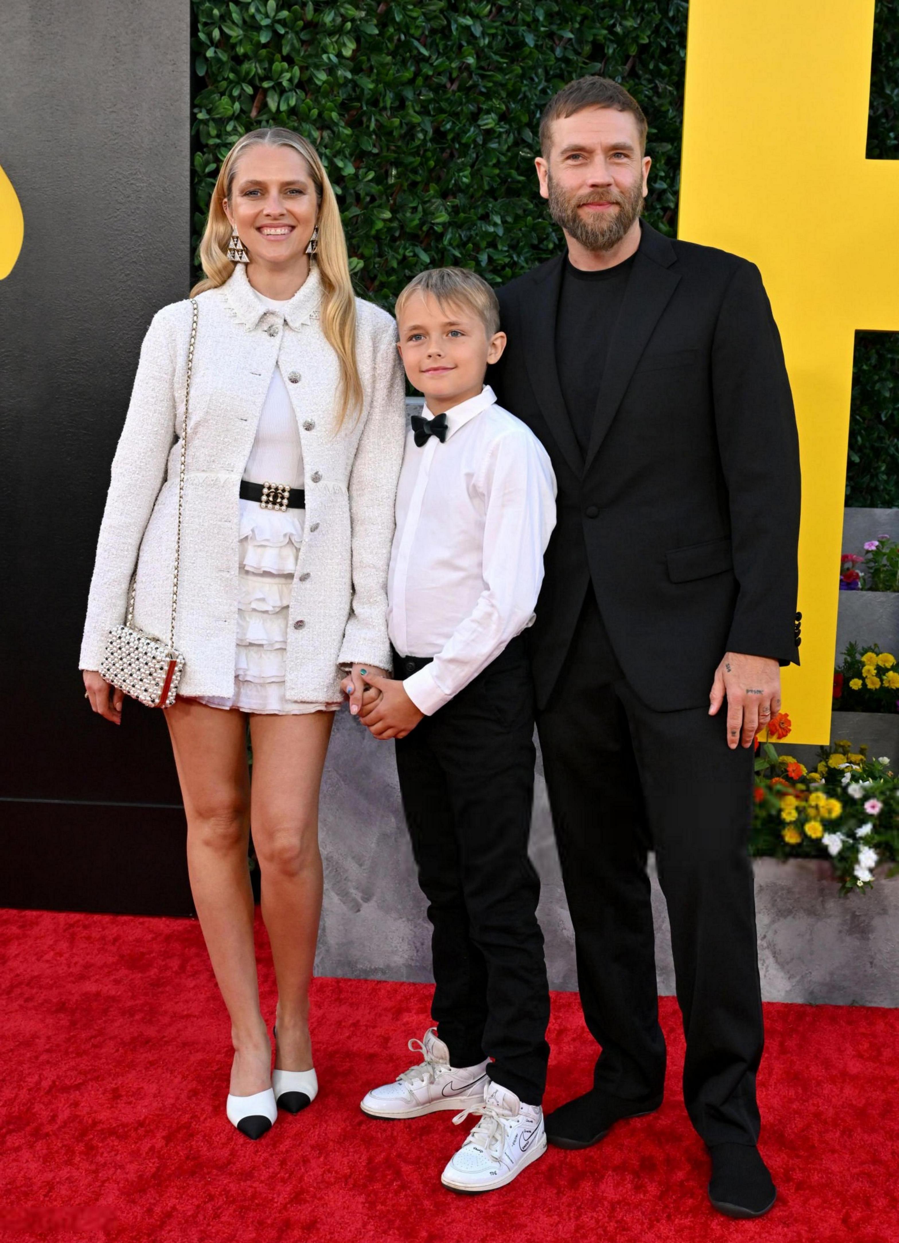 TheFallGuy_LAPremiere_RedCarpet24_Group_28229.jpg TheFallGuy_LAPremiere_RedCarpet24_Group_28229.jpg