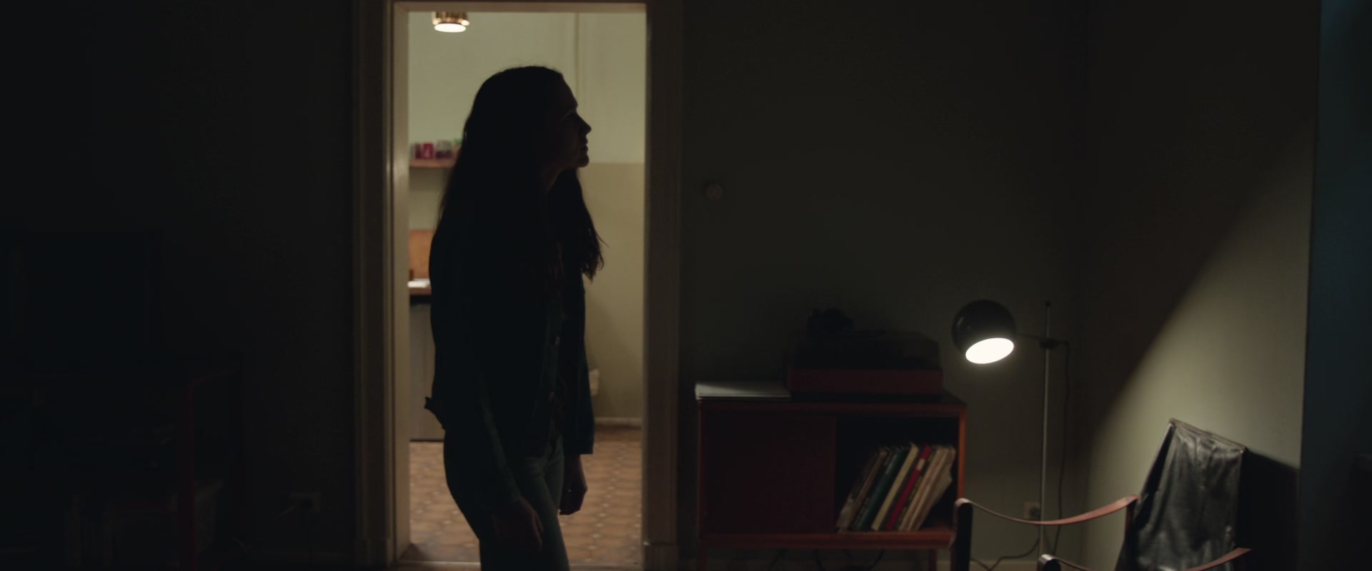 adoringteresap_berlinsyndrome_caps_1298.jpg adoringteresap_berlinsyndrome_caps_1298.jpg