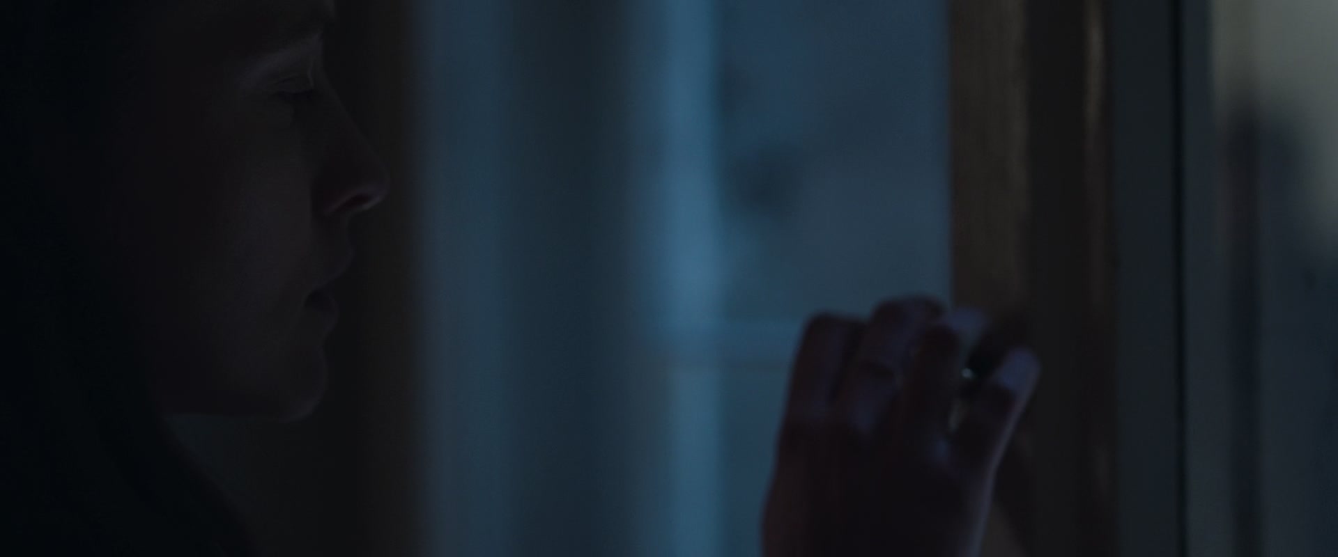 adoringteresap_berlinsyndrome_caps_1319.jpg