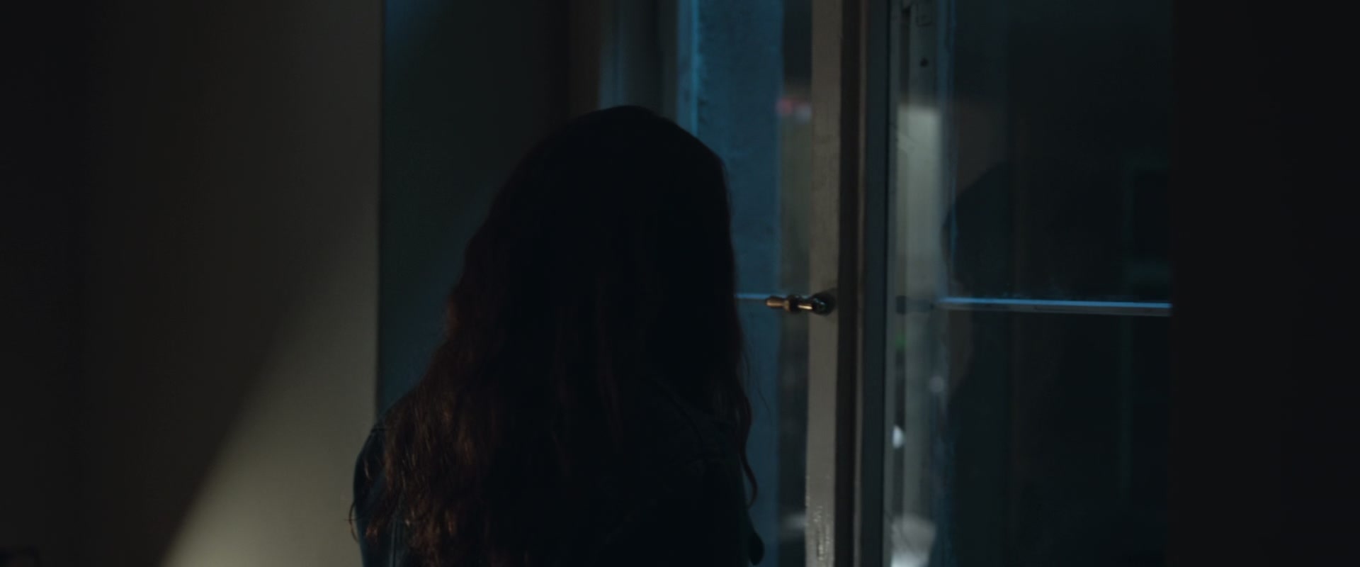 adoringteresap_berlinsyndrome_caps_1326.jpg