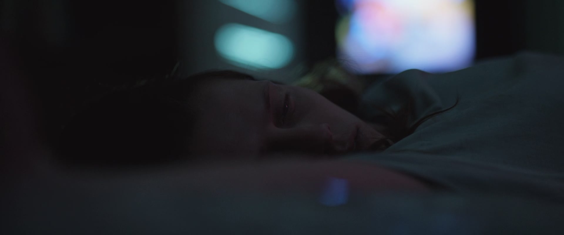 adoringteresap_berlinsyndrome_caps_1832.jpg