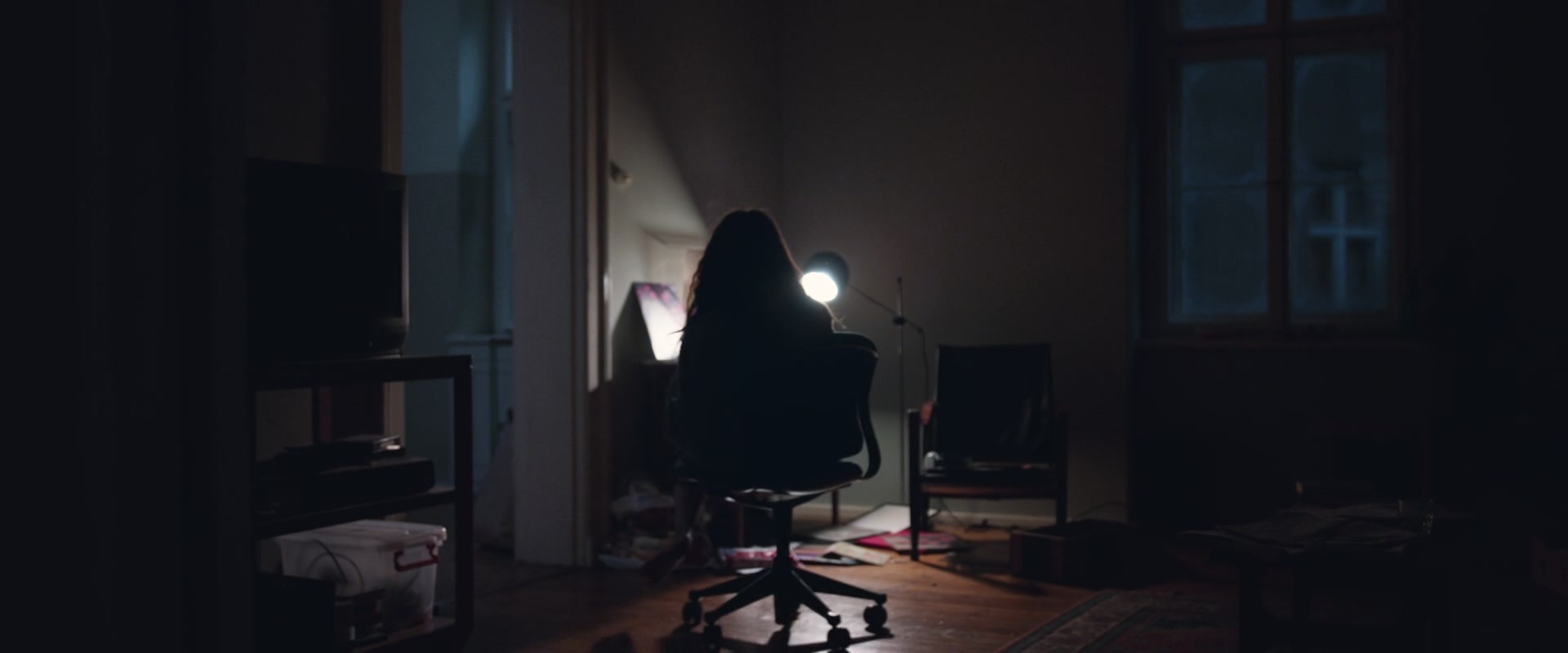 adoringteresap_berlinsyndrome_caps_2344.jpg