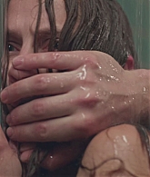 adoringteresap_berlinsyndrome_caps_2197.jpg