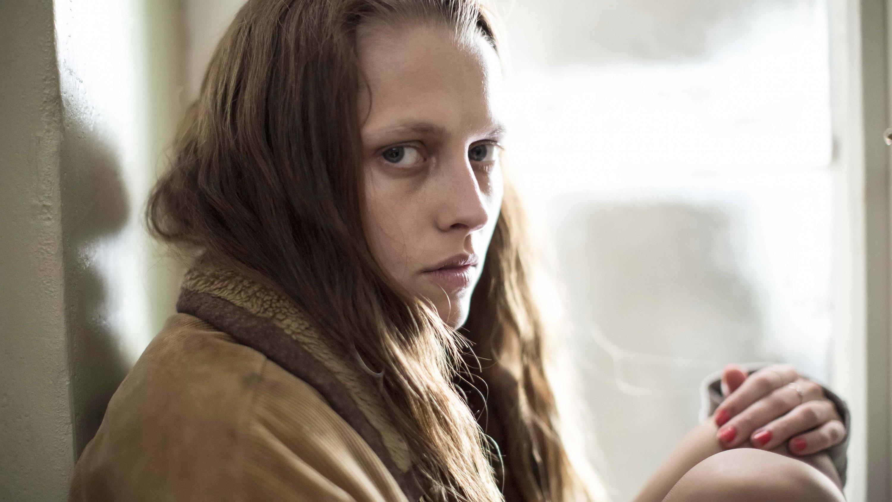adoringteresap_berlinsyndrome_stills_009_2.jpg