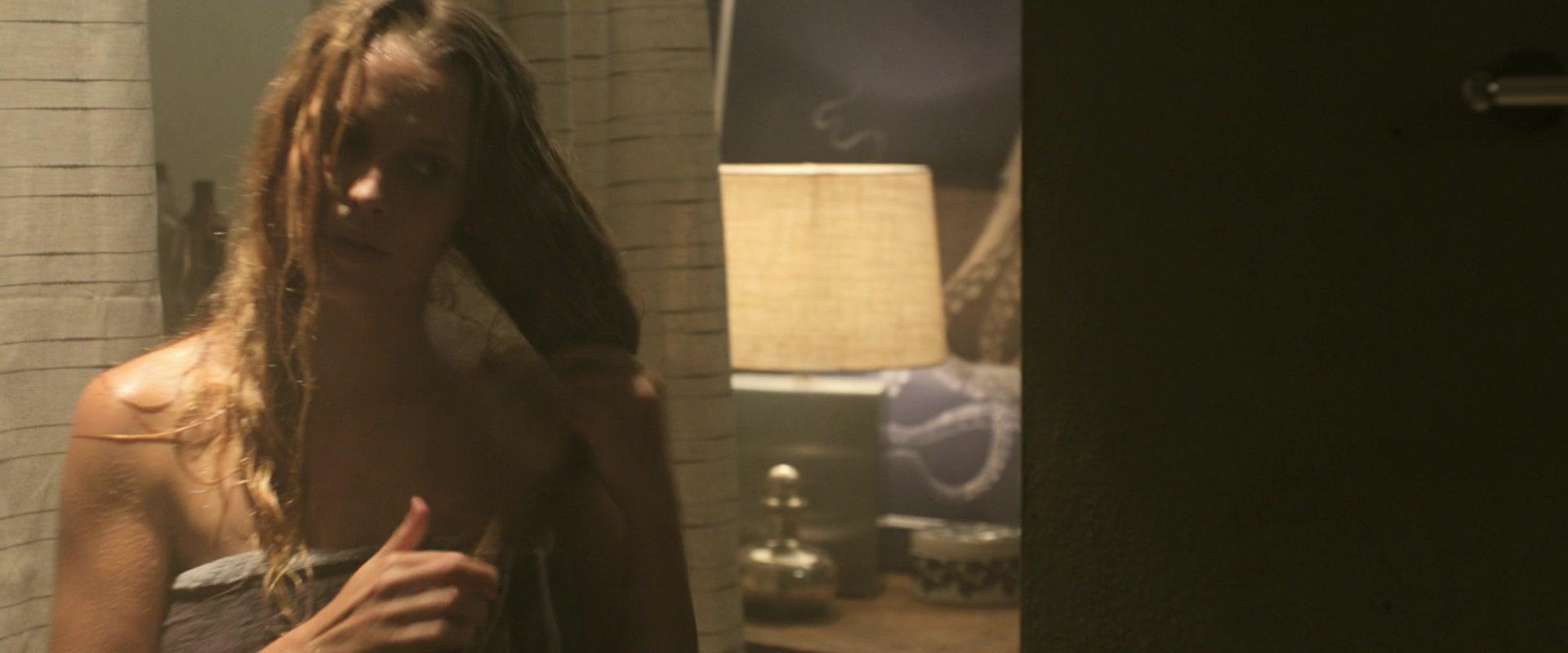 Lights_Out_2016_1080p_ATP_001106.jpg Lights_Out_2016_1080p_ATP_001106.jpg