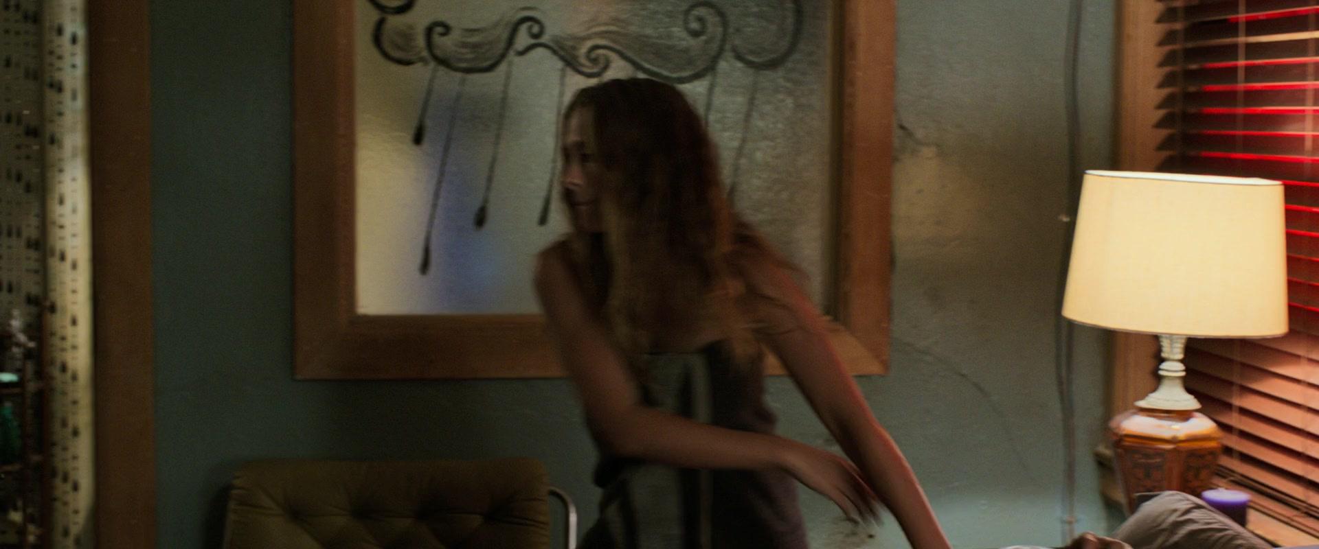 Lights_Out_2016_1080p_ATP_001182.jpg Lights_Out_2016_1080p_ATP_001182.jpg
