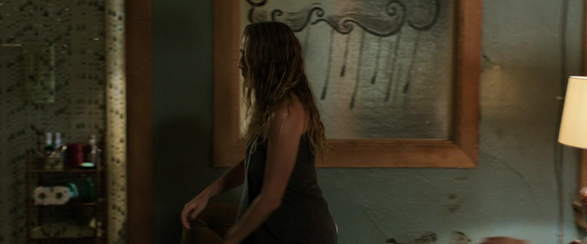 Lights_Out_2016_1080p_ATP_001183.jpg Lights_Out_2016_1080p_ATP_001183.jpg