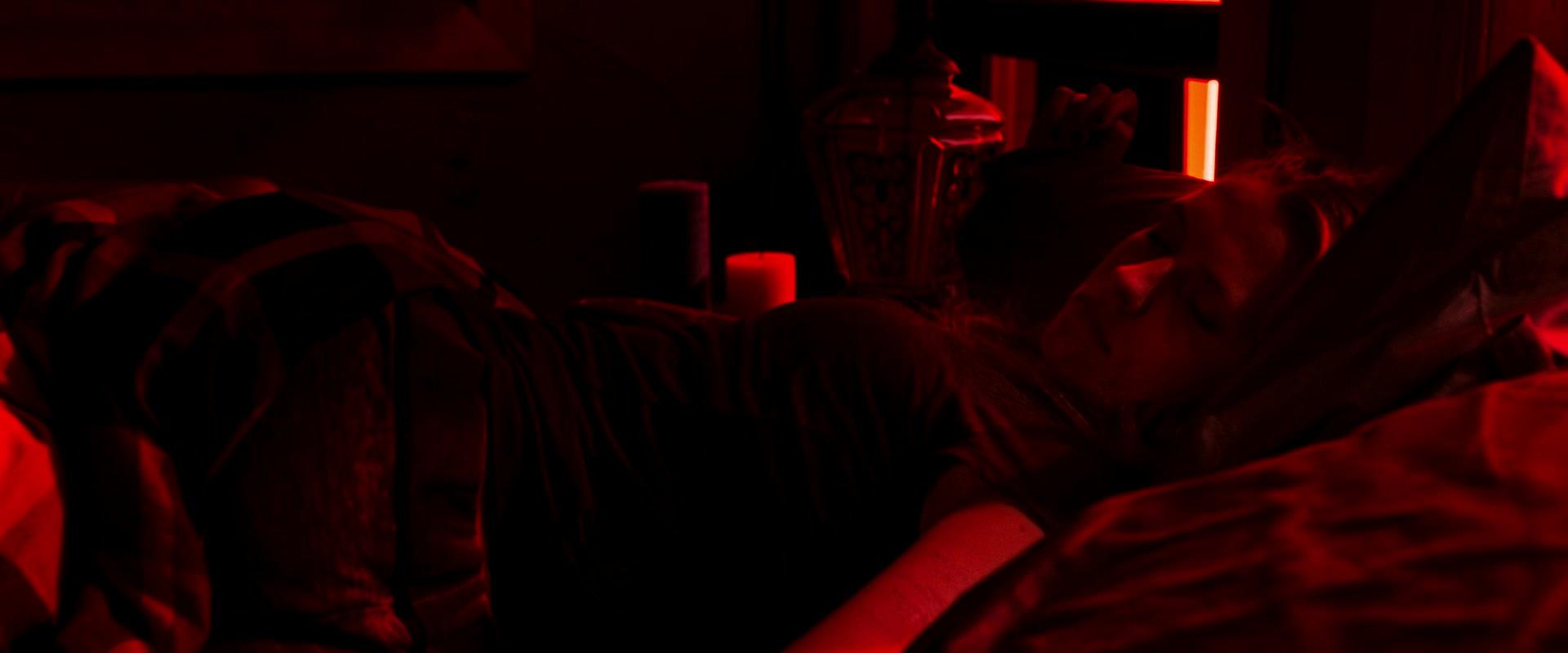 Lights_Out_2016_1080p_ATP_003292.jpg Lights_Out_2016_1080p_ATP_003292.jpg