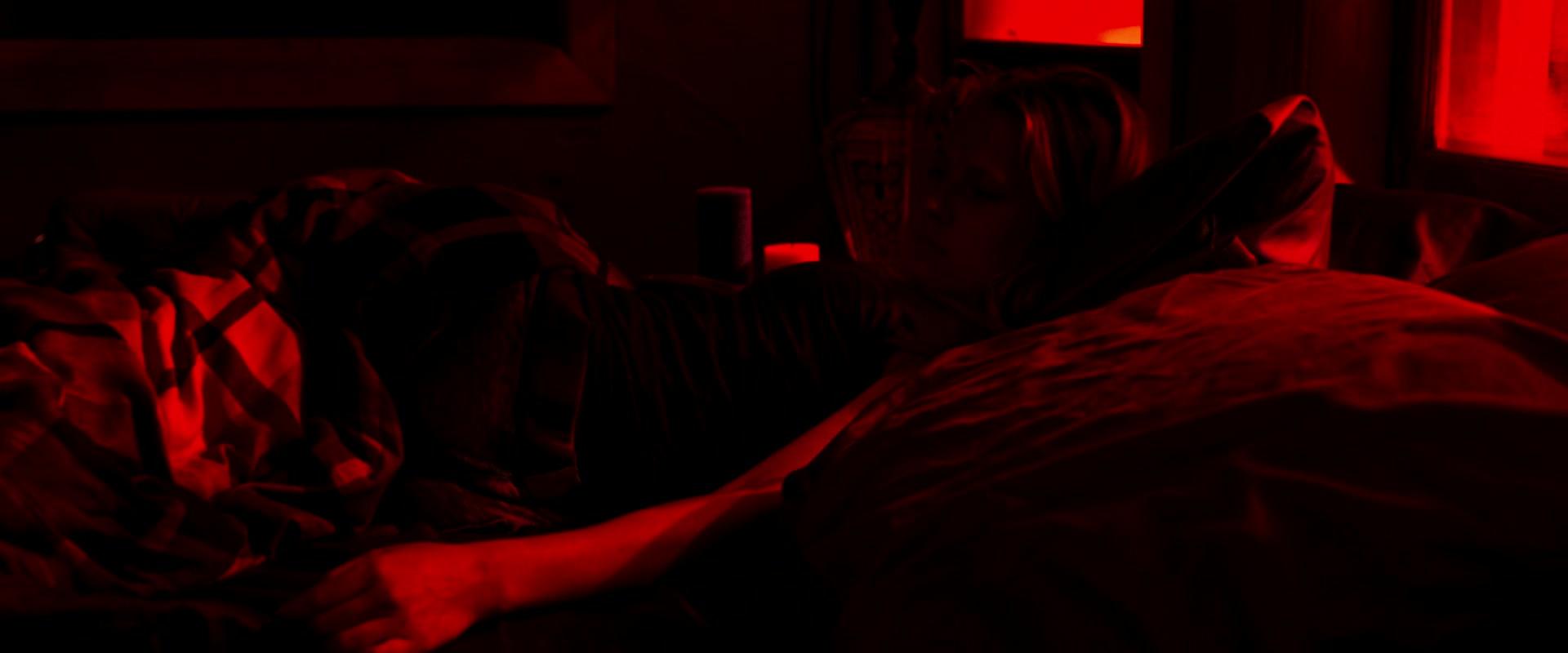 Lights_Out_2016_1080p_ATP_003298.jpg