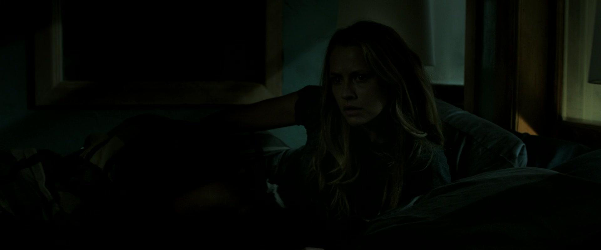 Lights_Out_2016_1080p_ATP_003359.jpg