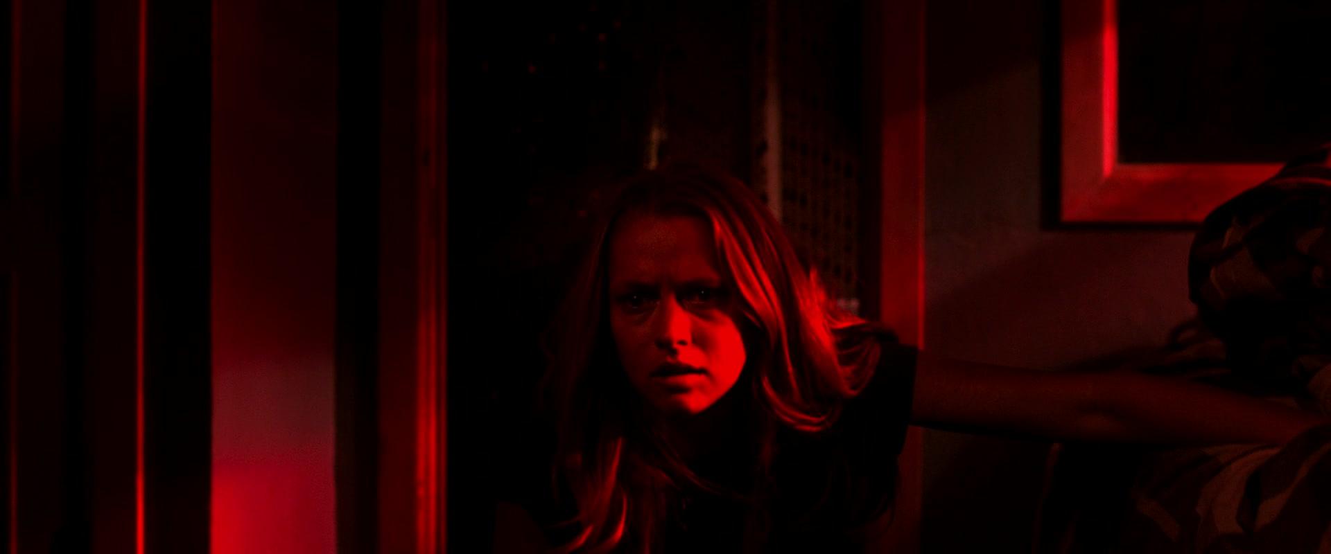 Lights_Out_2016_1080p_ATP_003404.jpg