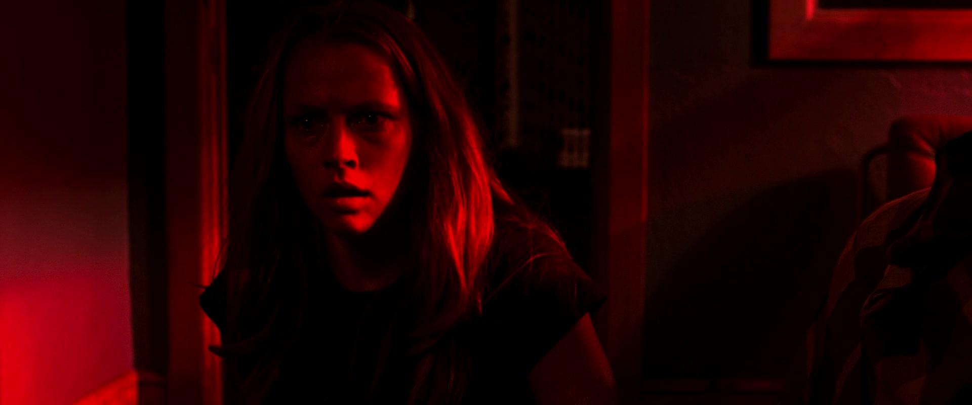 Lights_Out_2016_1080p_ATP_003421.jpg