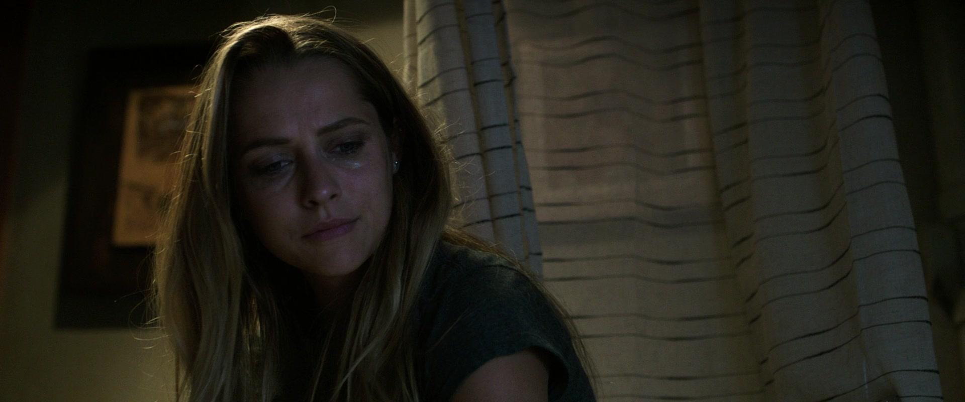 Lights_Out_2016_1080p_ATP_003589.jpg Lights_Out_2016_1080p_ATP_003589.jpg