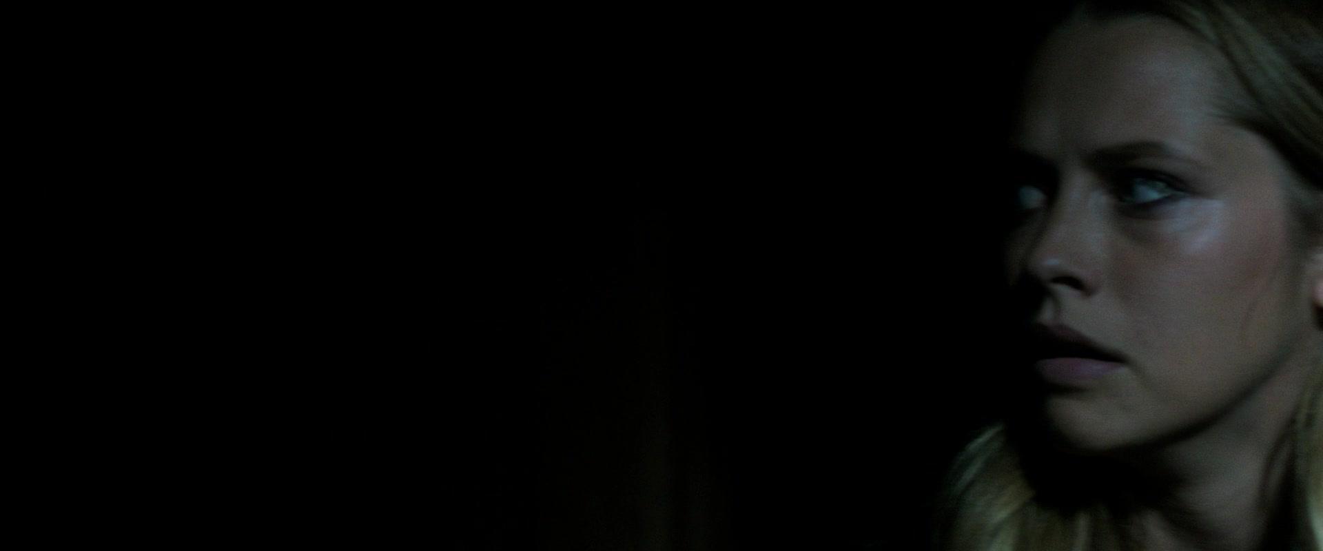 Lights_Out_2016_1080p_ATP_003998.jpg Lights_Out_2016_1080p_ATP_003998.jpg