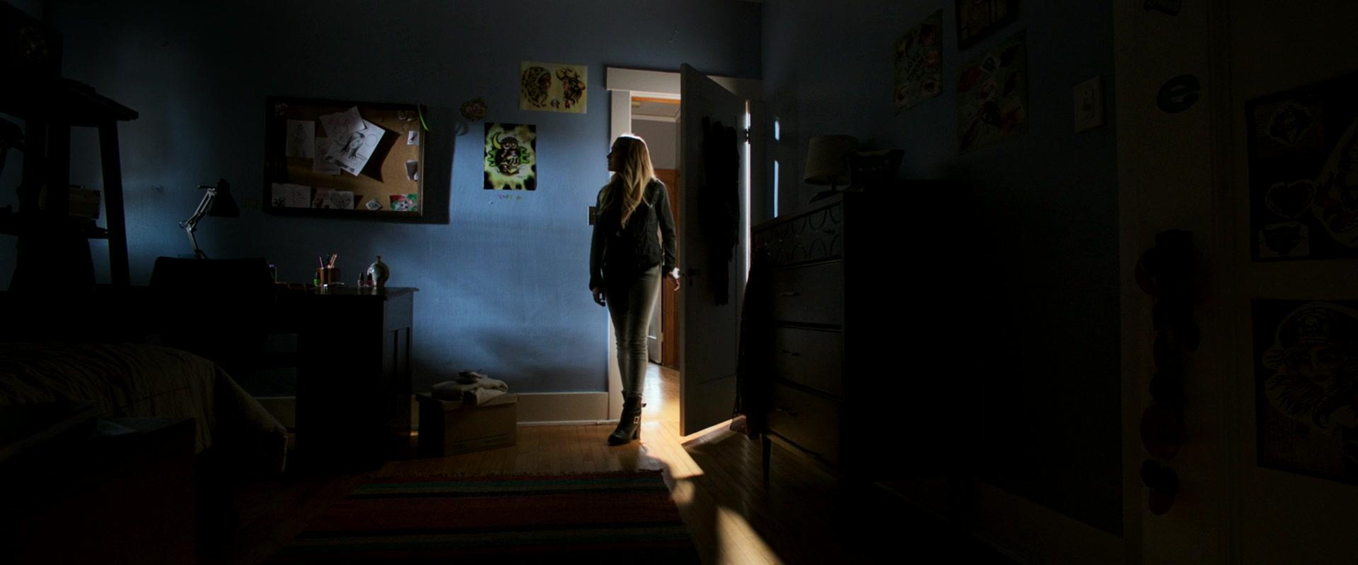Lights_Out_2016_1080p_ATP_004897.jpg