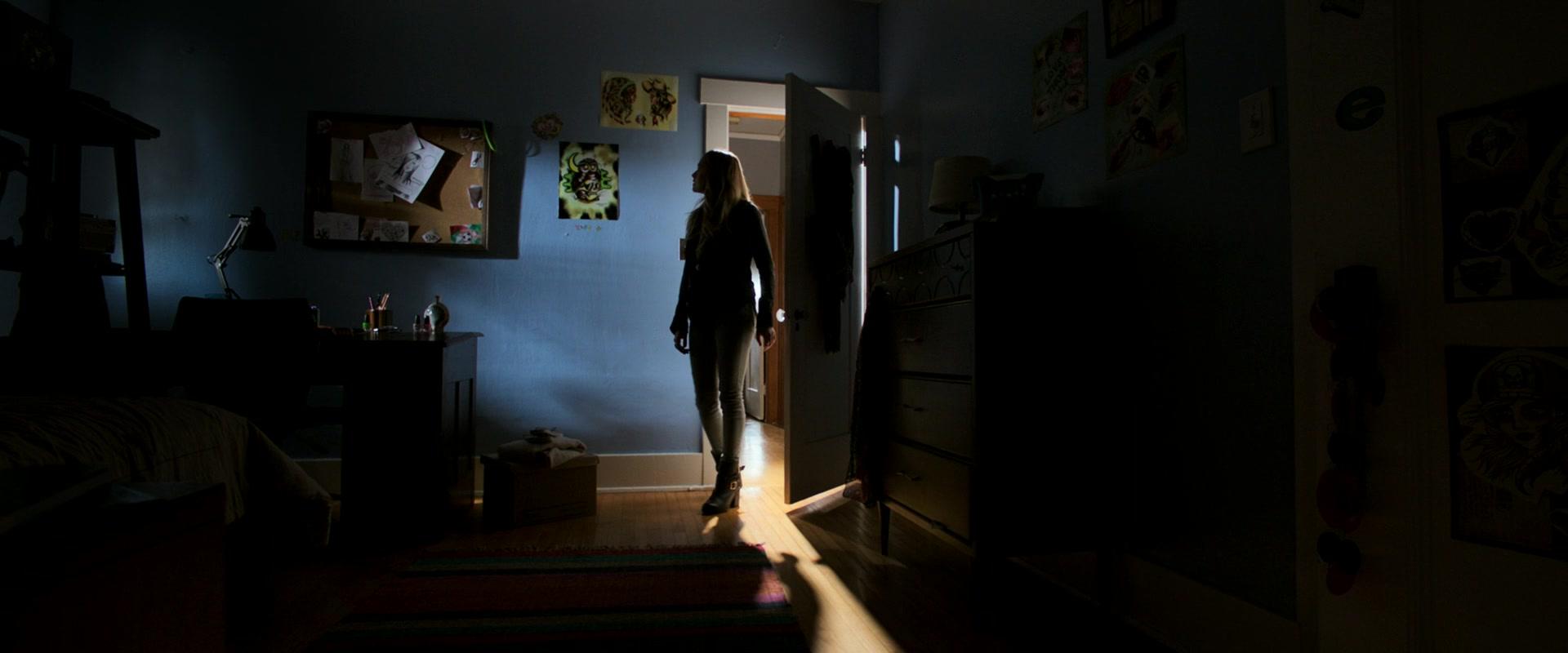 Lights_Out_2016_1080p_ATP_004899.jpg Lights_Out_2016_1080p_ATP_004899.jpg