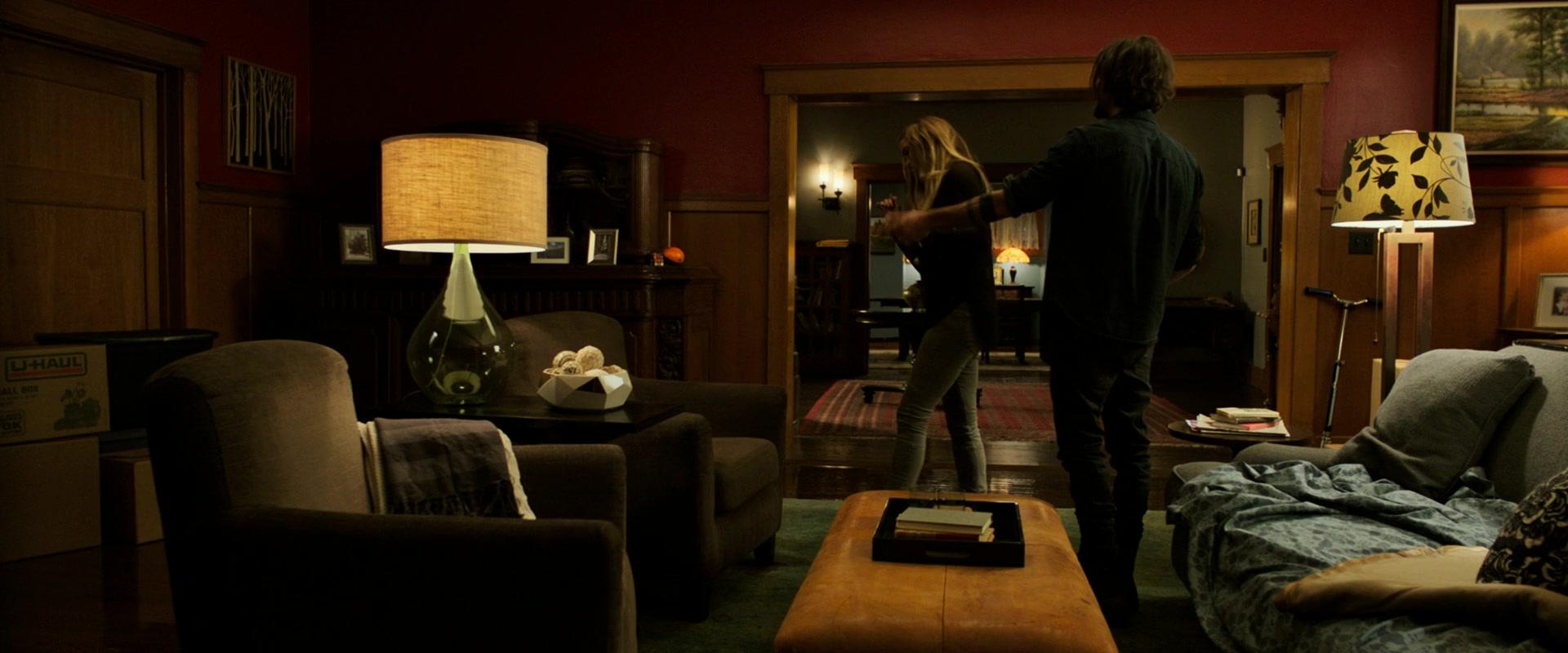 Lights_Out_2016_1080p_ATP_007336.jpg Lights_Out_2016_1080p_ATP_007336.jpg