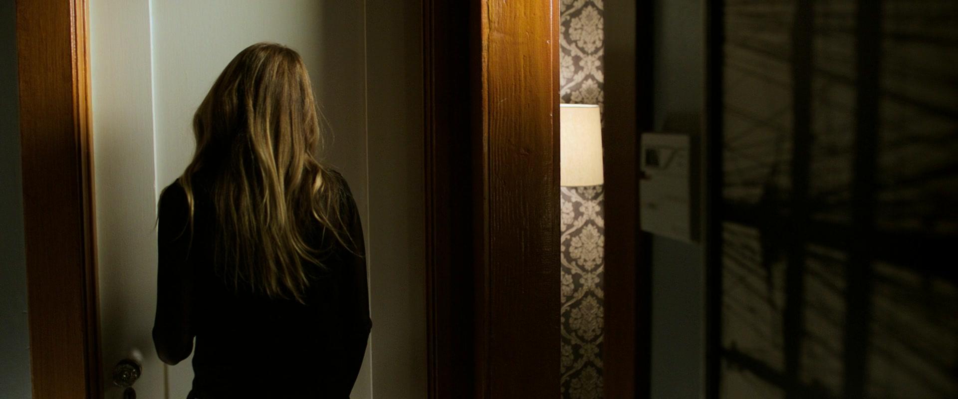 Lights_Out_2016_1080p_ATP_007402.jpg Lights_Out_2016_1080p_ATP_007402.jpg