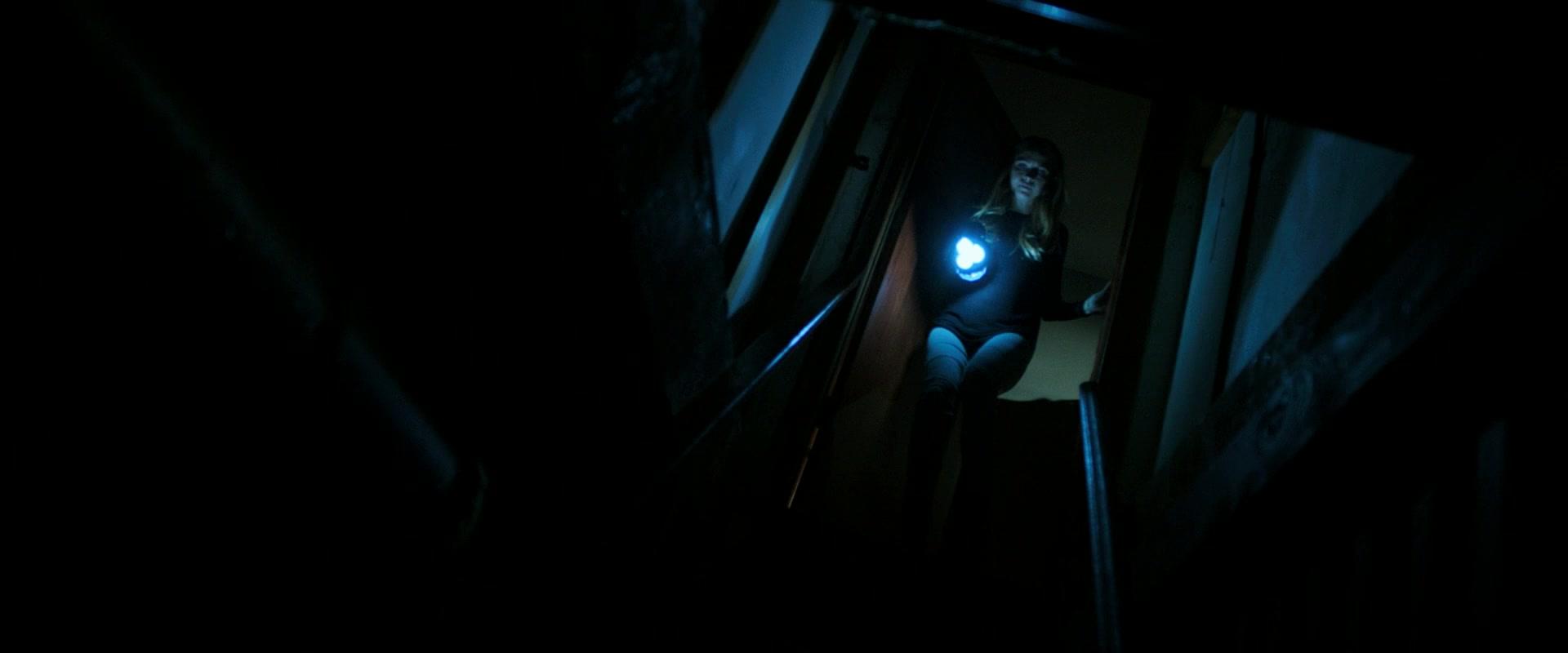 Lights_Out_2016_1080p_ATP_008018.jpg