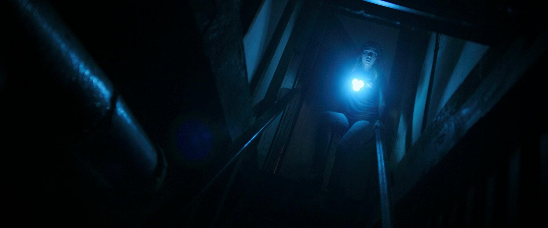 Lights_Out_2016_1080p_ATP_008023.jpg