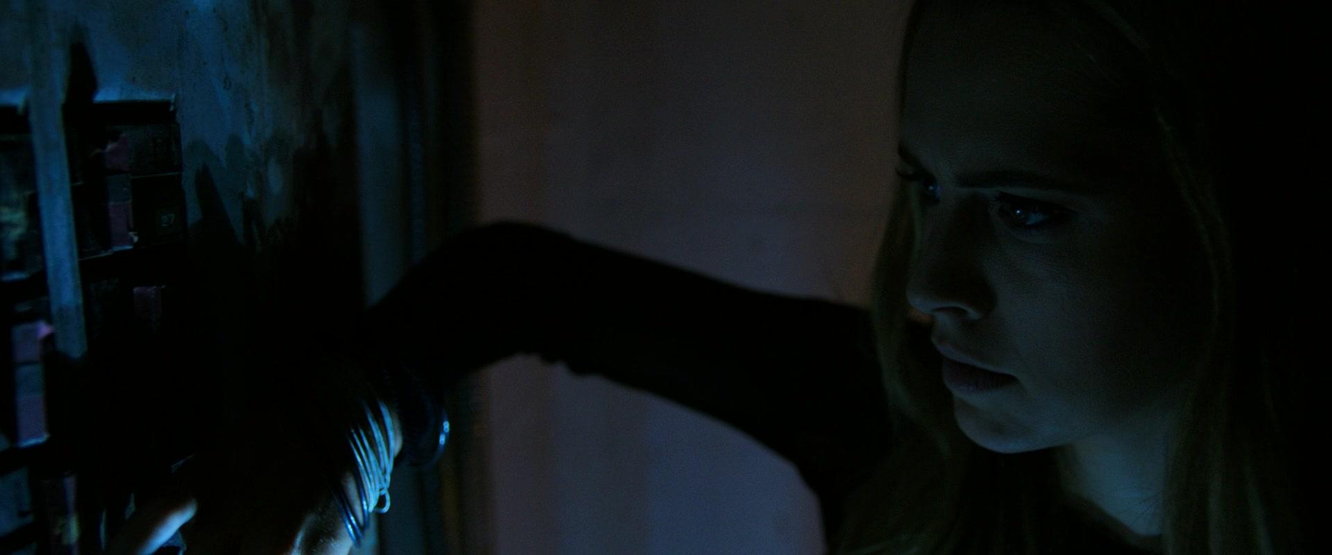 Lights_Out_2016_1080p_ATP_008360.jpg Lights_Out_2016_1080p_ATP_008360.jpg