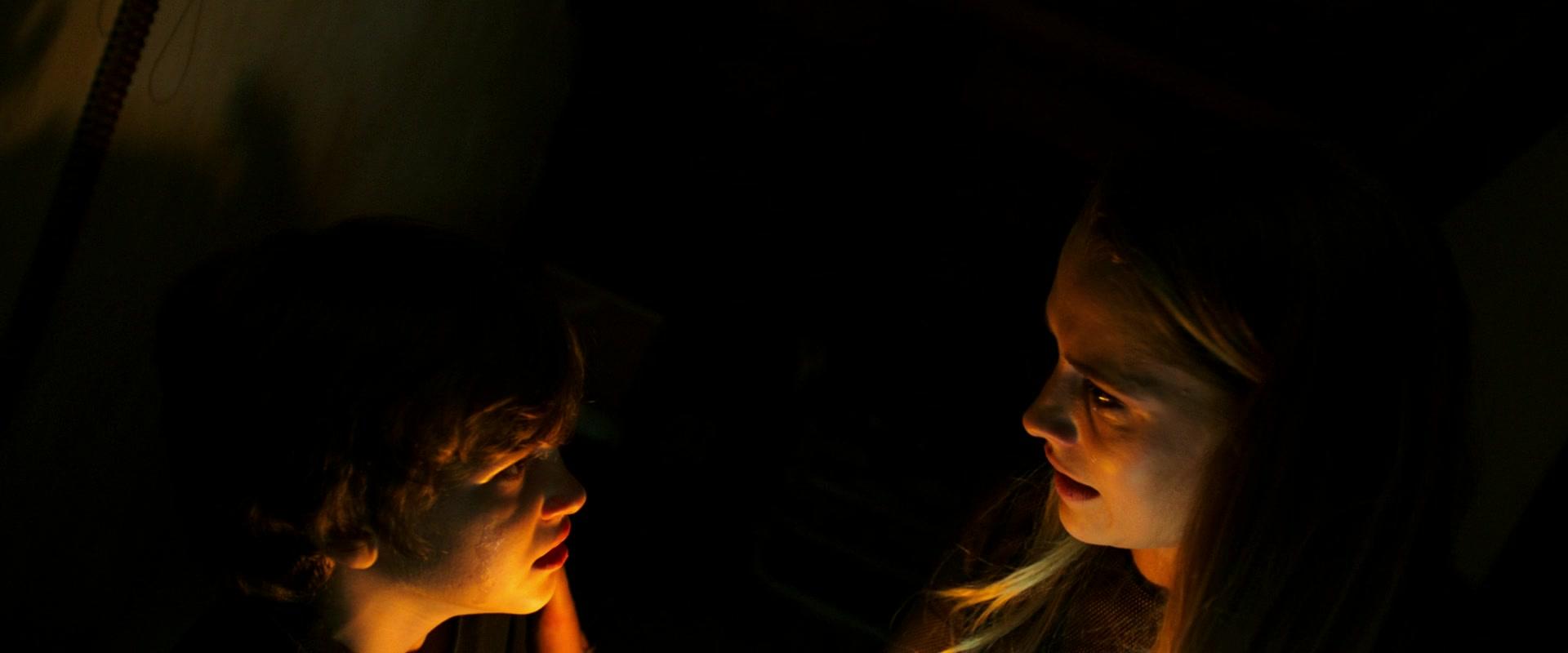 Lights_Out_2016_1080p_ATP_008640.jpg Lights_Out_2016_1080p_ATP_008640.jpg