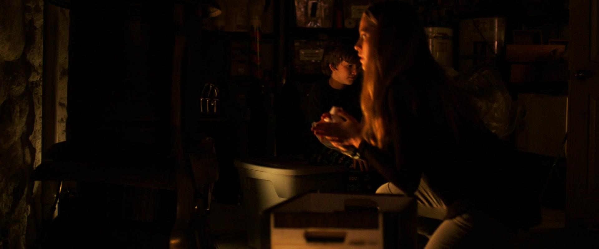 Lights_Out_2016_1080p_ATP_008883.jpg