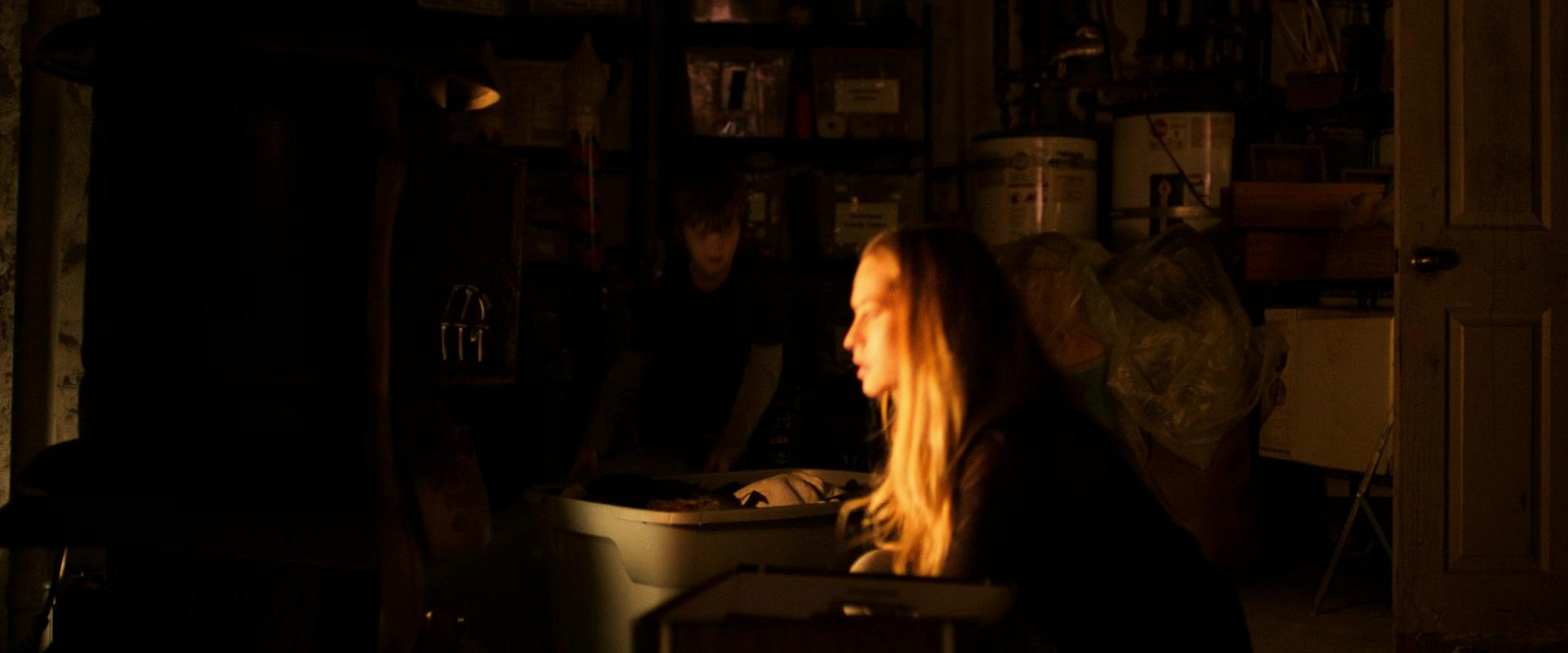 Lights_Out_2016_1080p_ATP_008936.jpg