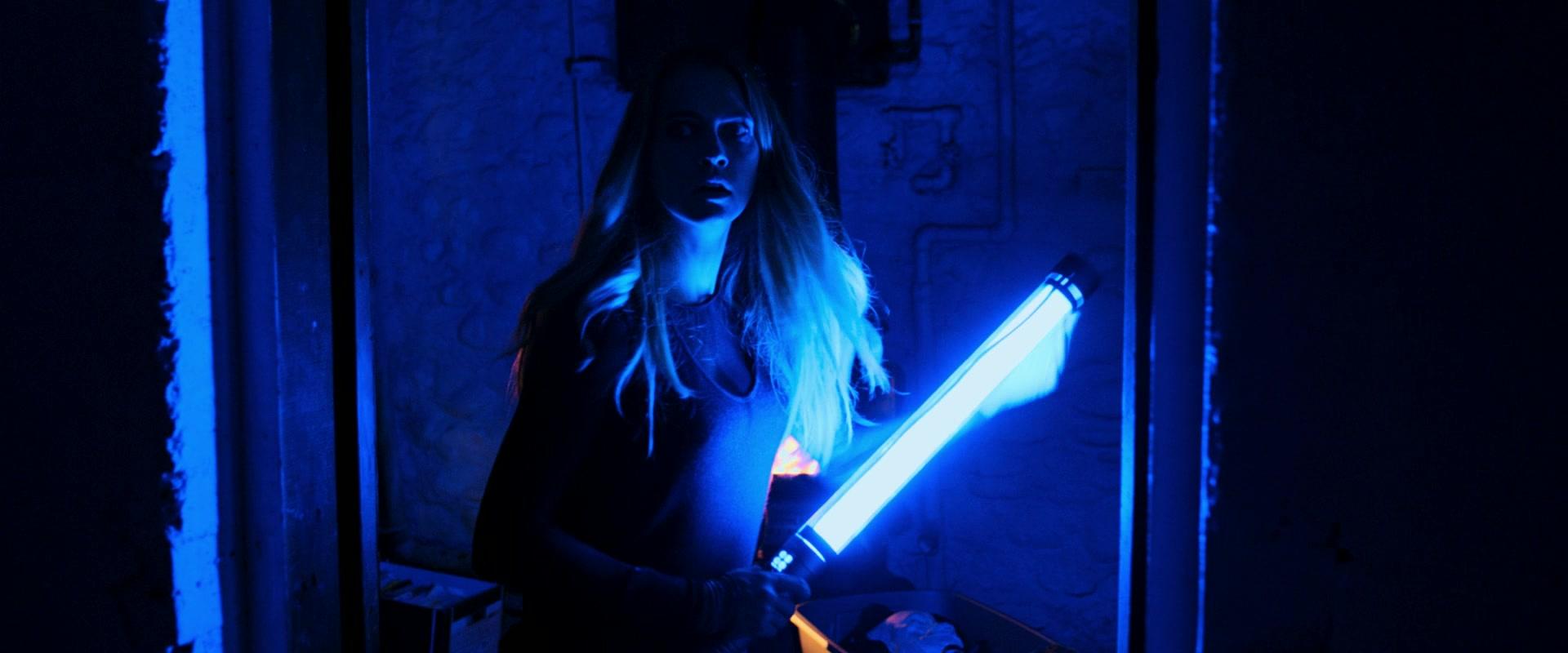 Lights_Out_2016_1080p_ATP_008998.jpg