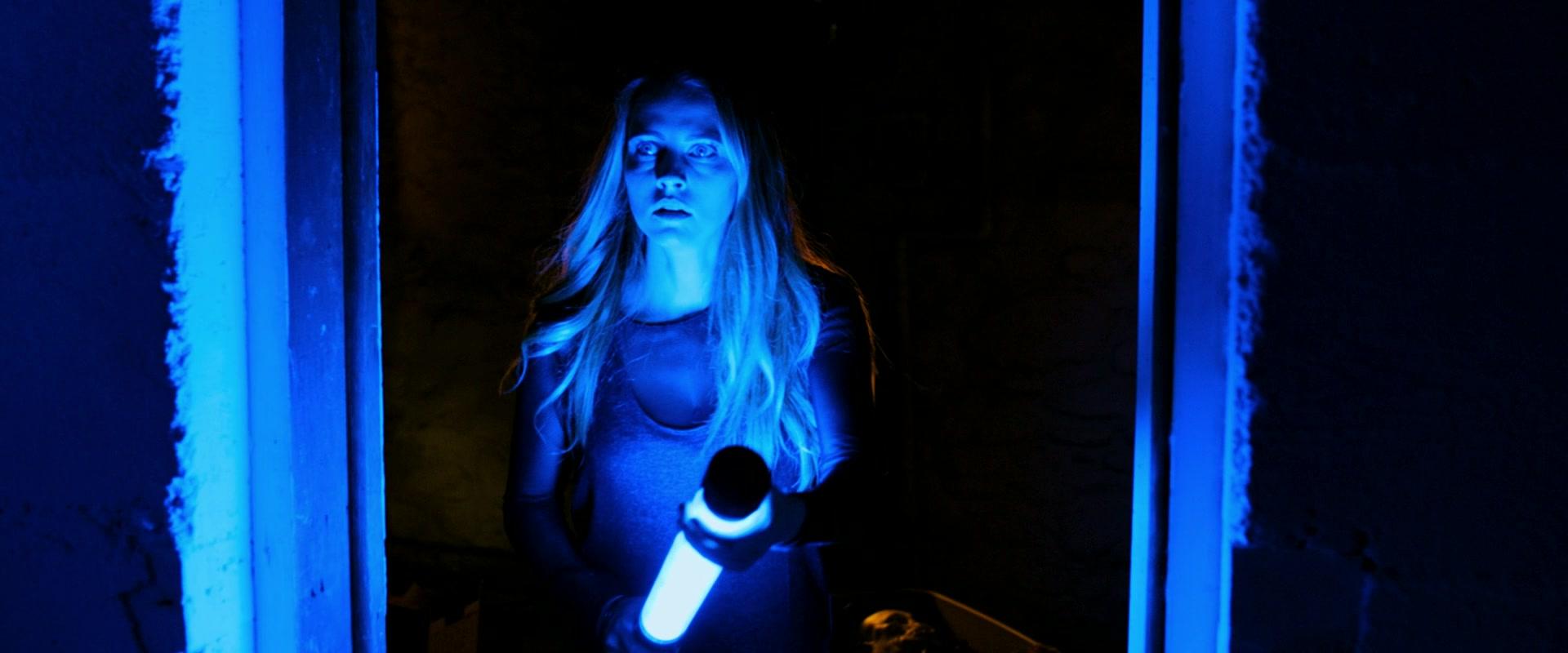 Lights_Out_2016_1080p_ATP_009000.jpg Lights_Out_2016_1080p_ATP_009000.jpg