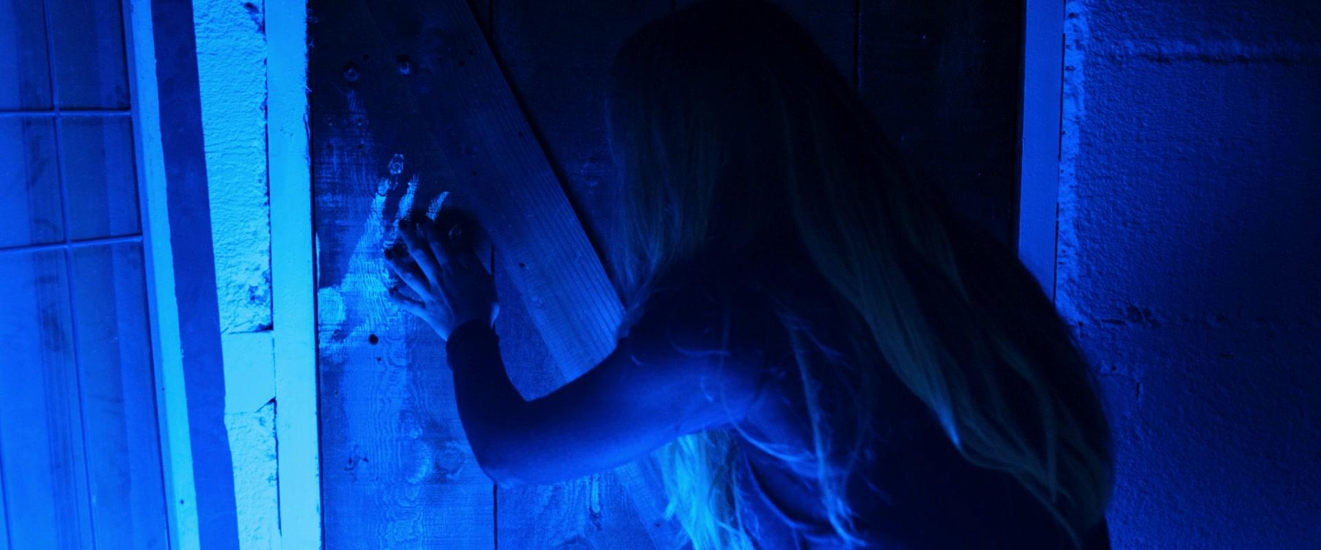 Lights_Out_2016_1080p_ATP_009073.jpg Lights_Out_2016_1080p_ATP_009073.jpg