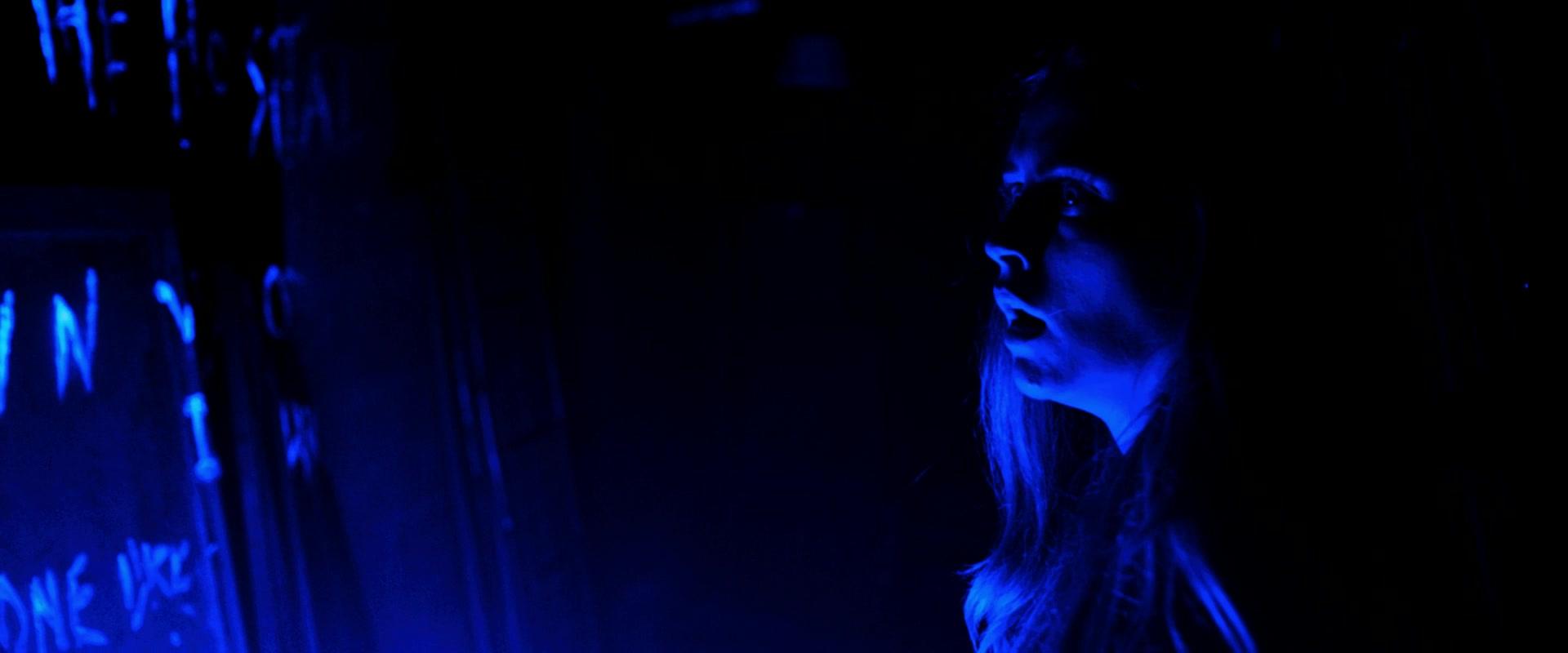 Lights_Out_2016_1080p_ATP_009203.jpg