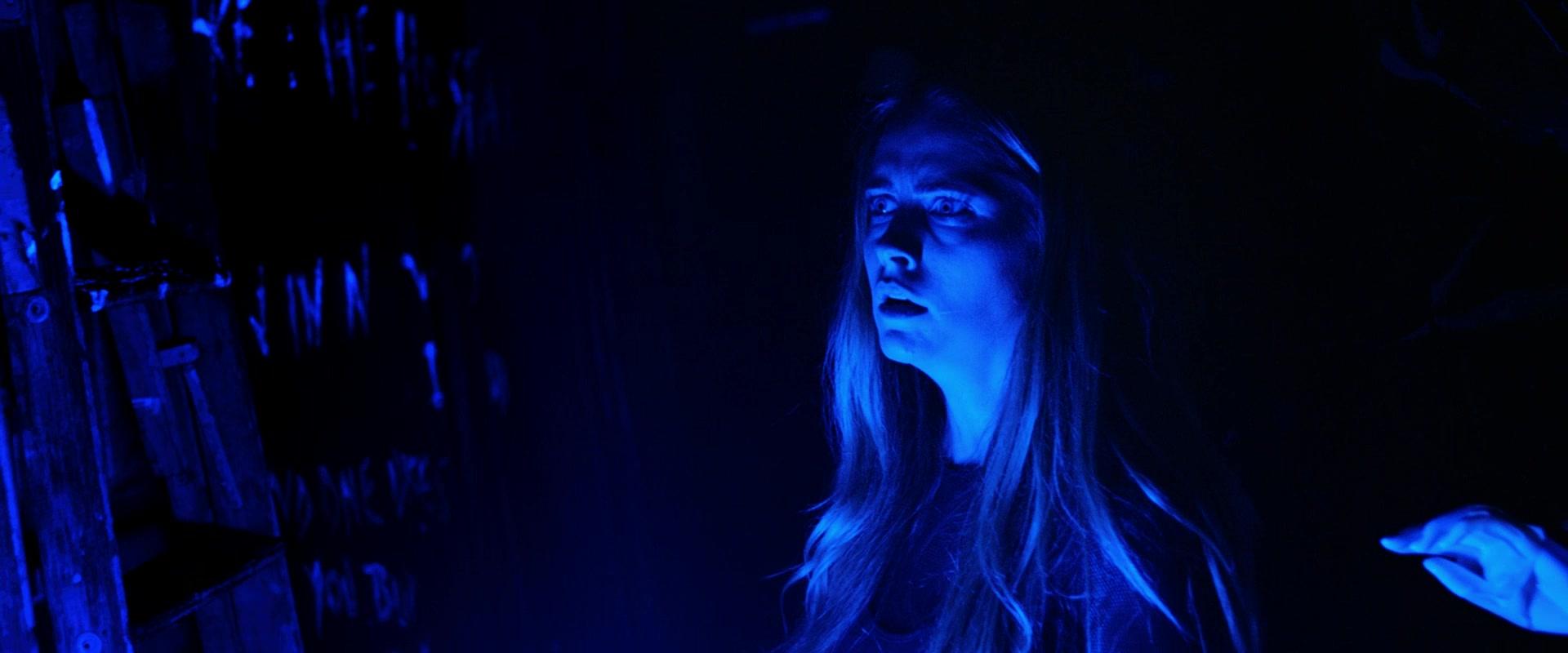 Lights_Out_2016_1080p_ATP_009285.jpg Lights_Out_2016_1080p_ATP_009285.jpg