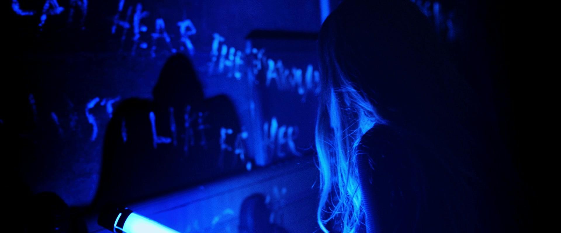 Lights_Out_2016_1080p_ATP_009329.jpg