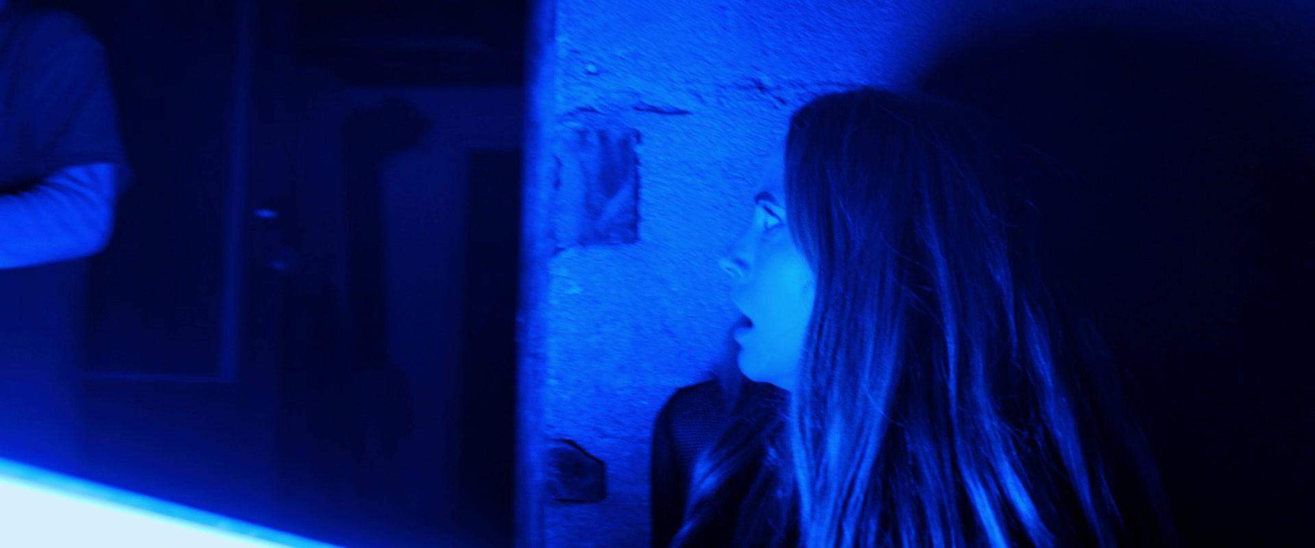 Lights_Out_2016_1080p_ATP_009475.jpg Lights_Out_2016_1080p_ATP_009475.jpg