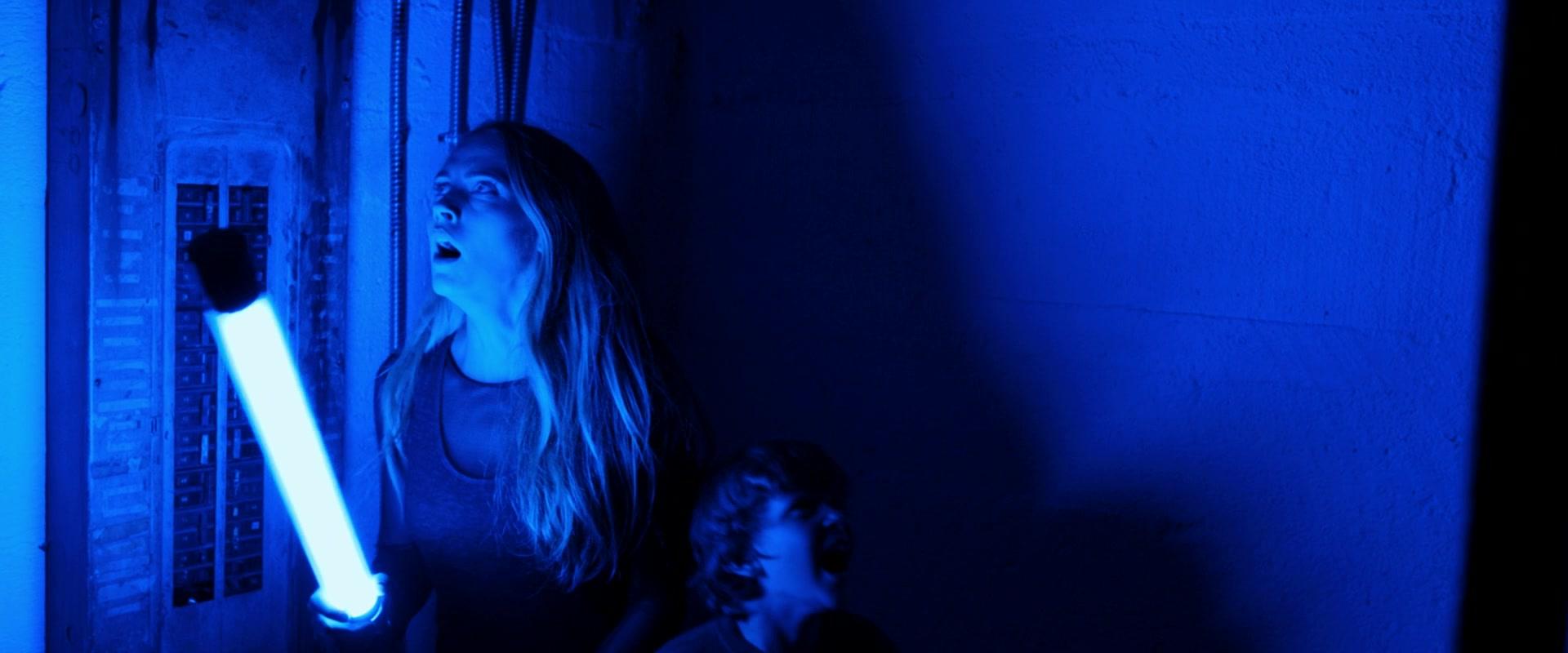 Lights_Out_2016_1080p_ATP_009718.jpg