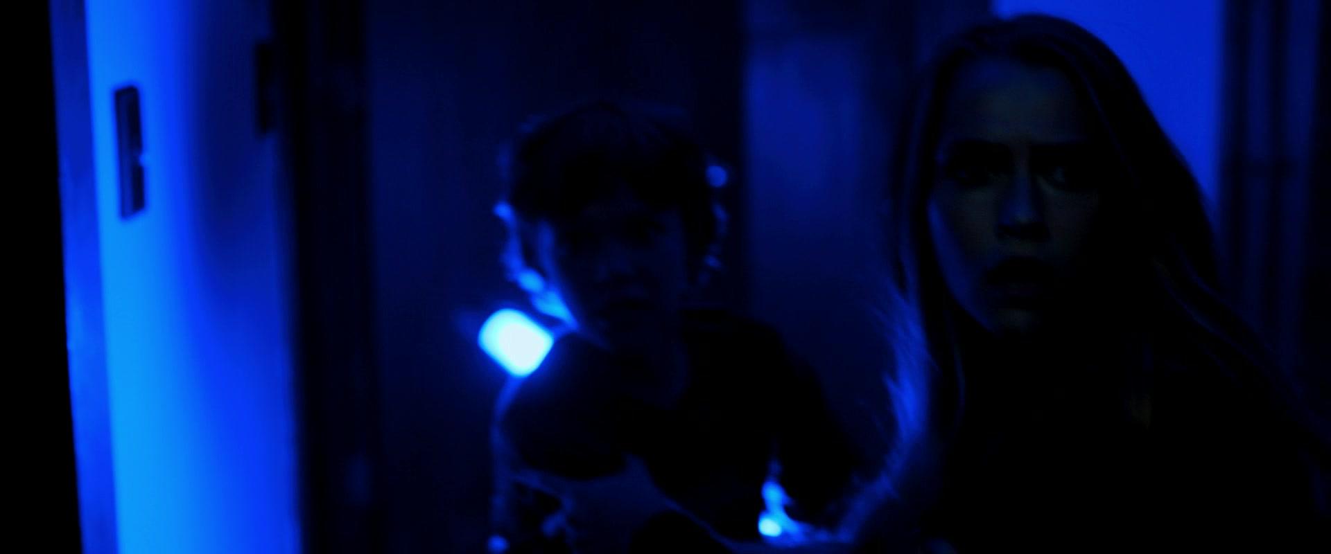 Lights_Out_2016_1080p_ATP_009921.jpg Lights_Out_2016_1080p_ATP_009921.jpg
