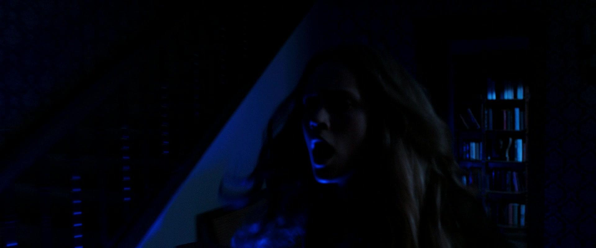 Lights_Out_2016_1080p_ATP_009961.jpg