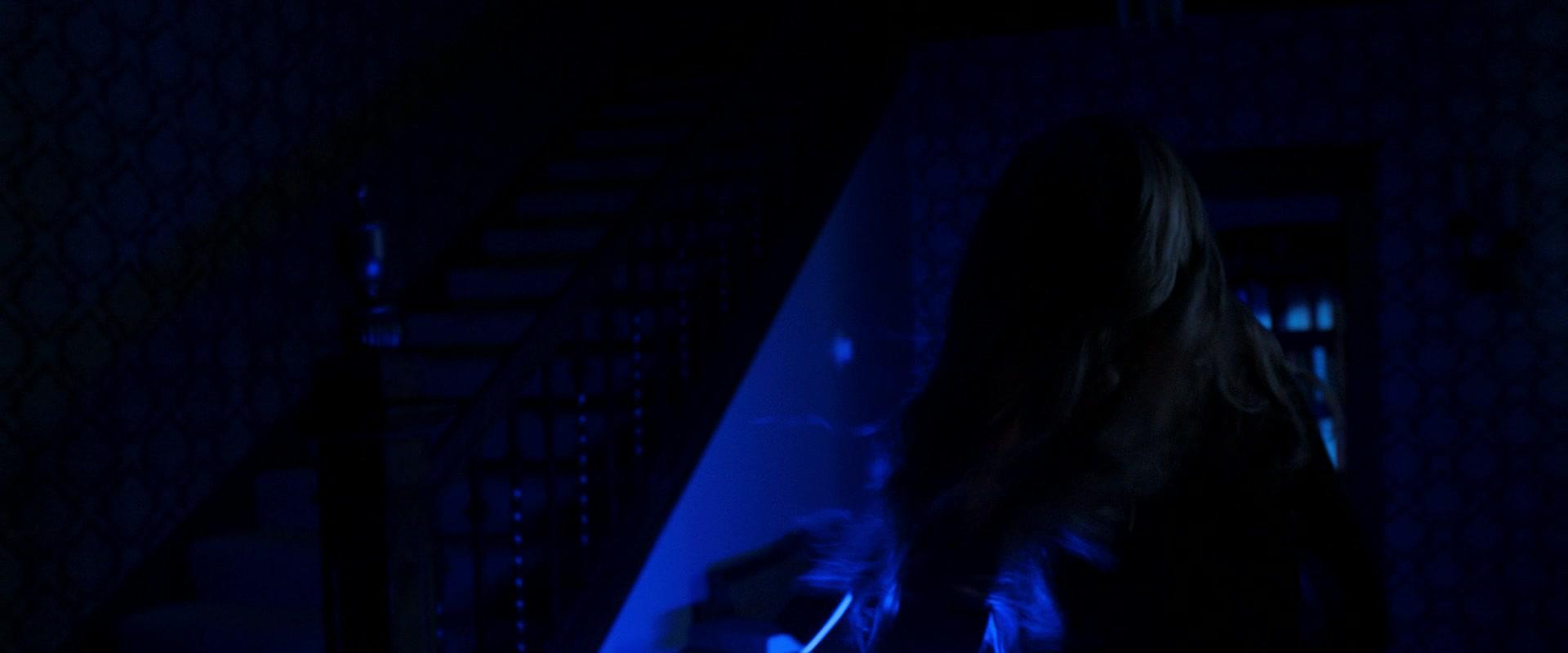 Lights_Out_2016_1080p_ATP_009963.jpg Lights_Out_2016_1080p_ATP_009963.jpg