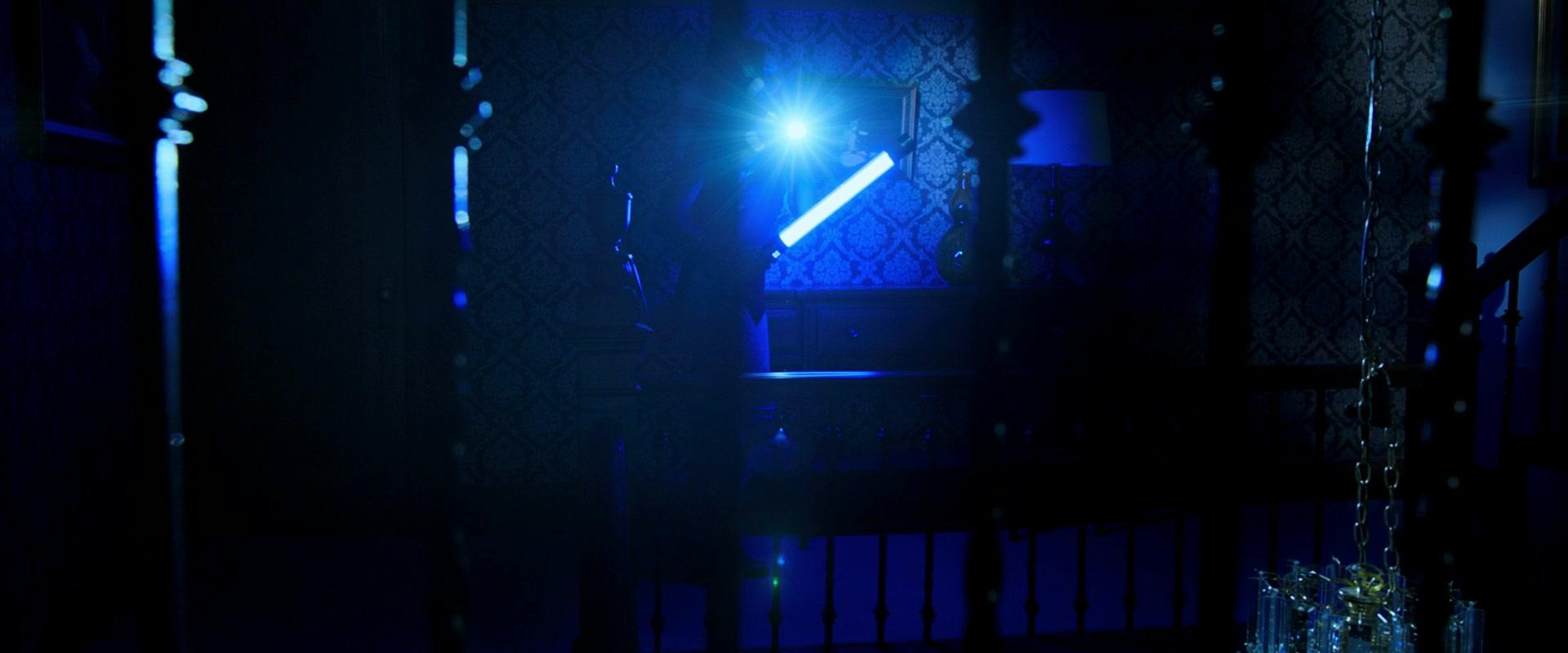 Lights_Out_2016_1080p_ATP_010071.jpg