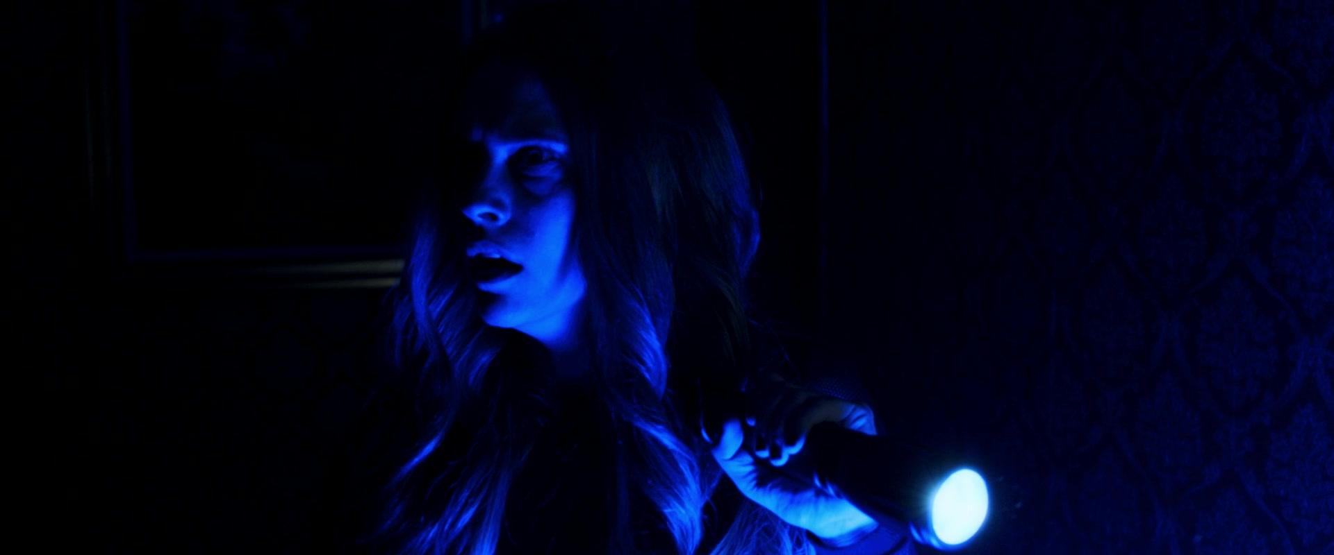 Lights_Out_2016_1080p_ATP_010096.jpg Lights_Out_2016_1080p_ATP_010096.jpg