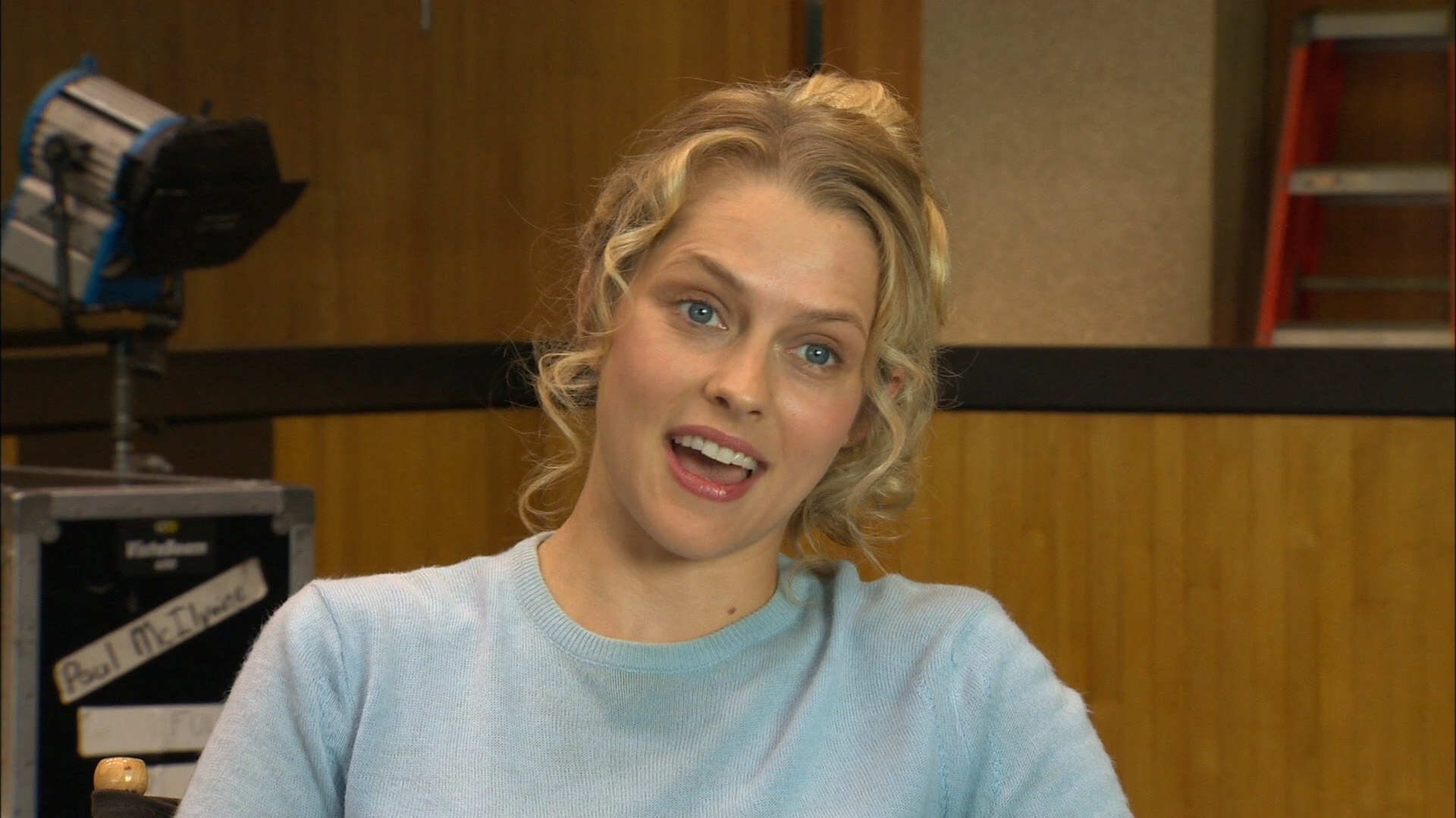 adoringteresap_loveandhonor_caps_makingof_0005.jpg