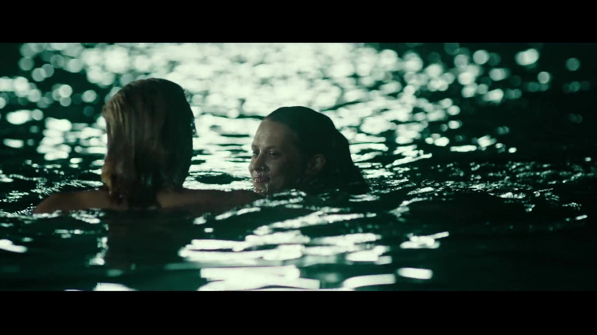 adoringteresap_pointbreak_caps_0190.jpg