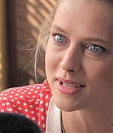 adoringteresap_quirkygirl_caps_0056.jpg