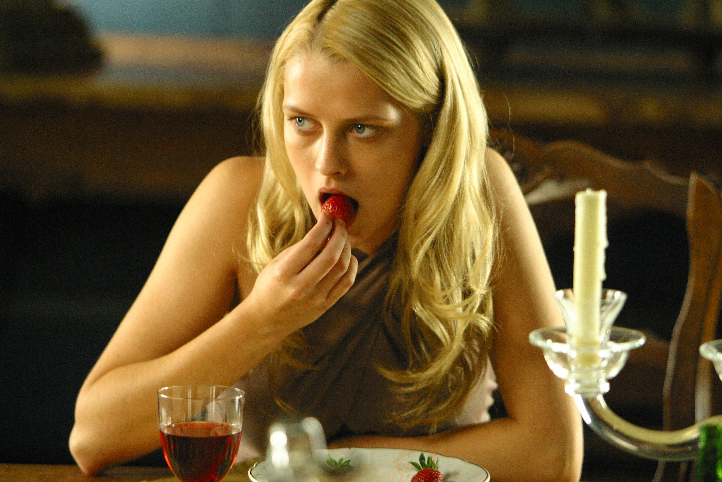 adoringteresap_restraint_stills_001-3.jpg adoringteresap_restraint_stills_001-3.jpg